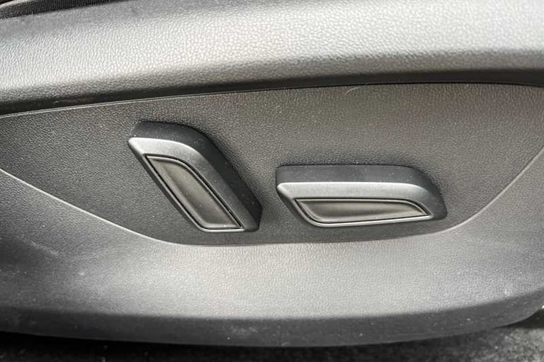 2025 MG MGS5 170kW Trophy EV Long Range 64kWh 5dr Auto HATCHBACK ELECTRIC Automatic