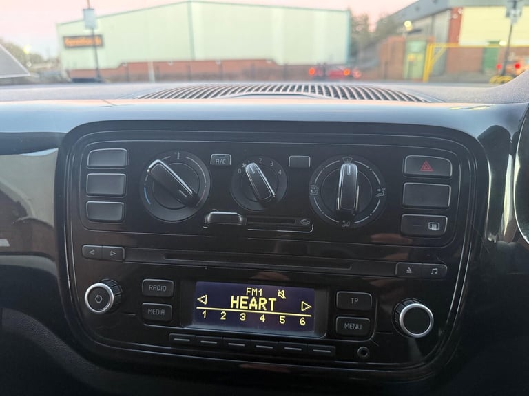 2014 Volkswagen up! 1.0 Move up! Euro 5 3dr HATCHBACK Petrol Manual