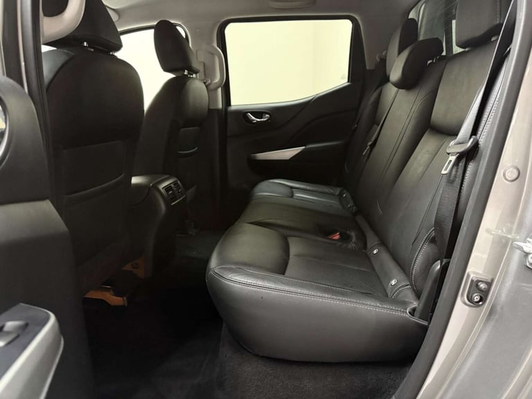 2020 Nissan Navara Double Cab Pick Up Tekna 2.3dCi 190 TT 4WD Auto PICK UP DIESEL Automatic