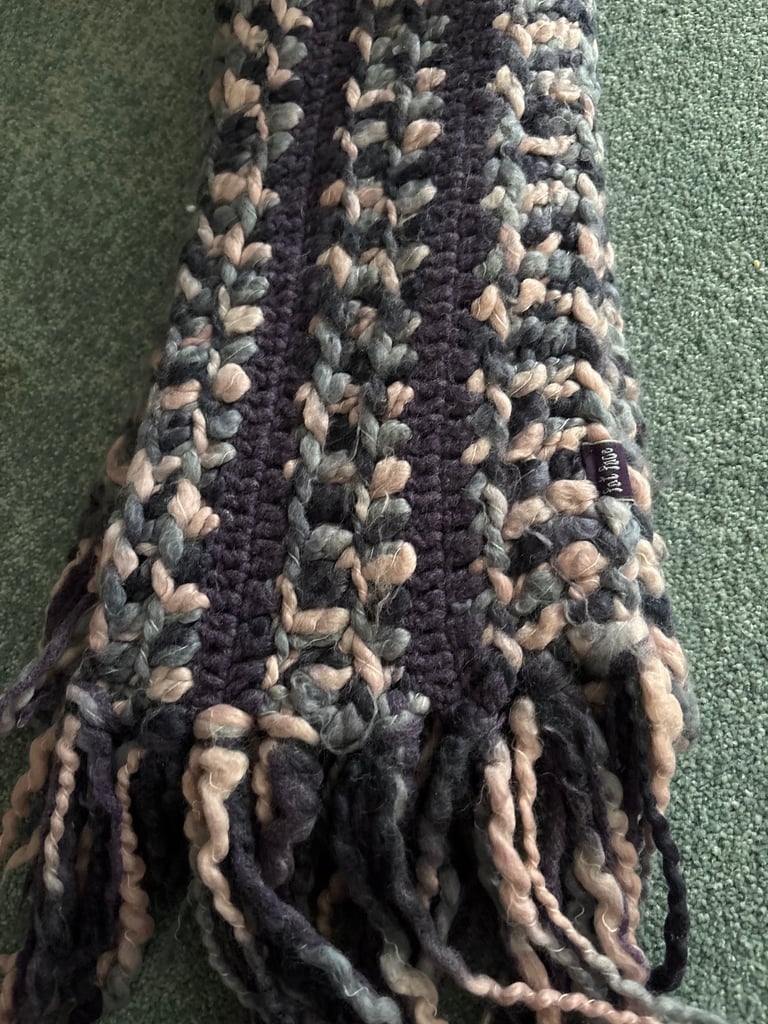 Fat face scarf