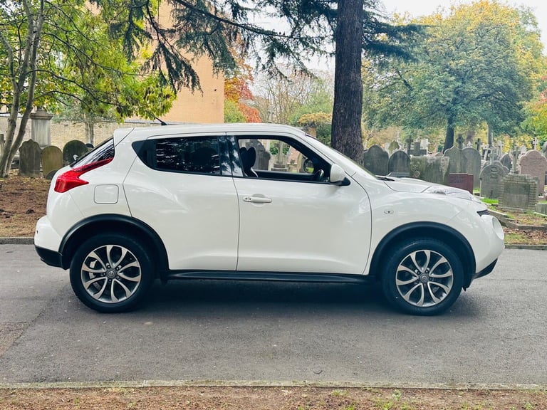 2013 Nissan Juke 1.6 Tekna CVT Euro 5 5dr HATCHBACK Petrol Automatic