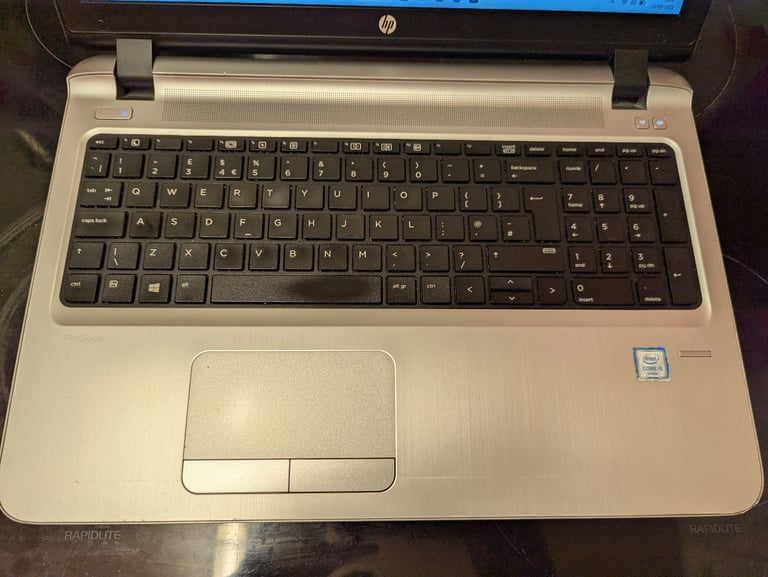Hp pavilion laptop Windows 11 i5-5th 8GB warranty