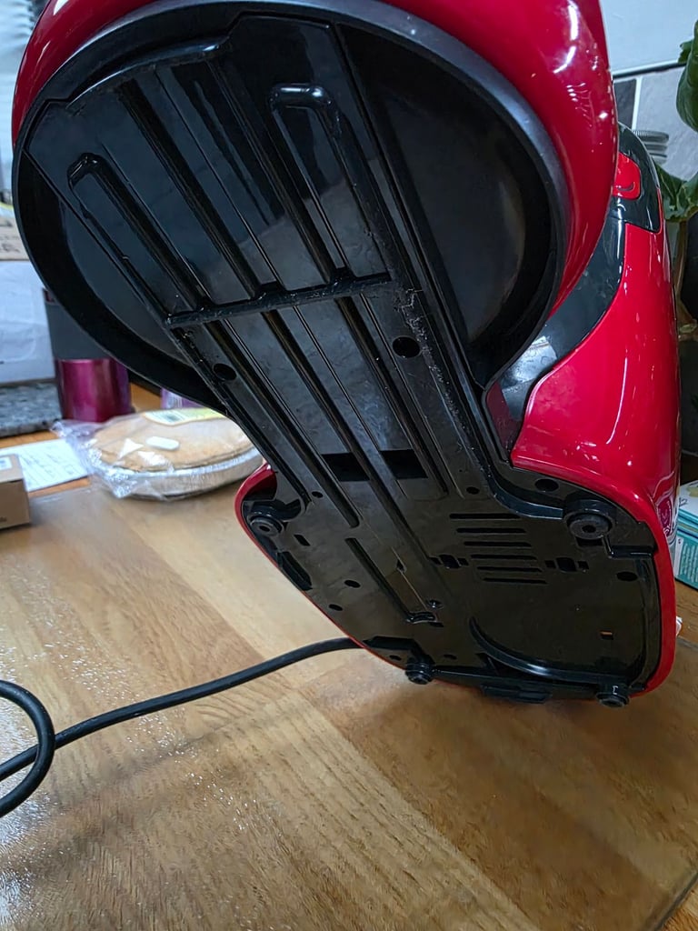 Bosch Tassimo Vivy 2 Red Coffee Pod Machine. Auto Hot Drink Chocolate expresso Latte Barista maker