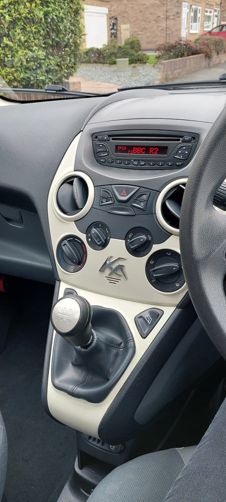 Ford, KA, Hatchback, 2012, Manual, 1242 (cc), 3 doors