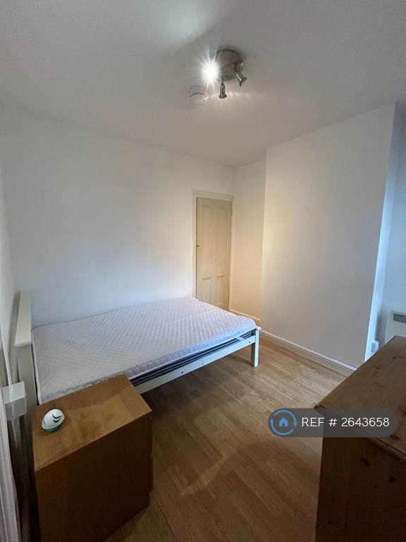 3 bedroom house in Garnier Street, Portsmouth, PO1 (3 bed) (#2643658)