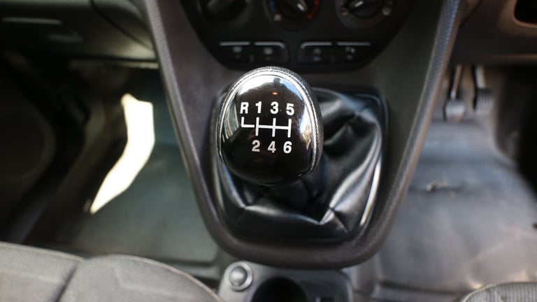 FORD TRANSIT 200 LIMITED PV Silver Manual Diesel, 2016