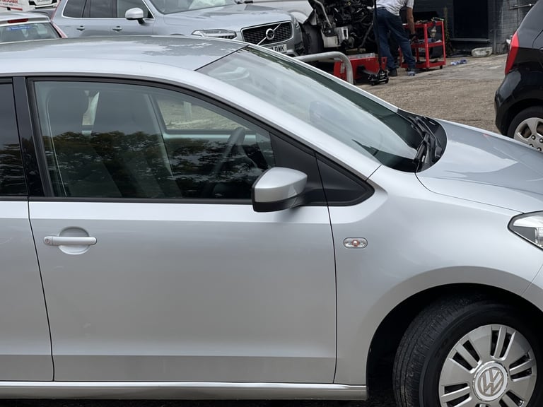 VOLKSWAGEN UP 1.0 Move up! 2016