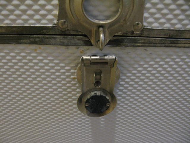 Chest . Size : H=40cm , W=40cm , L=80cm