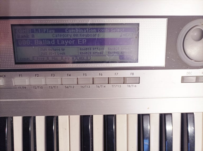 Korg TritonLE Synth - Note Faulty LCD Backlight