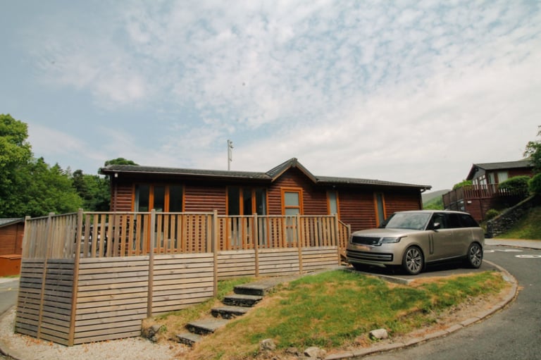 Beautiful Two Bedroom Two Bathroom Holiday Home in Pinewood Area of Limefitt Park