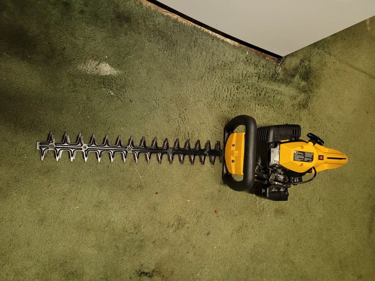 JCB PHT24 Petrol Hedge Trimmer 