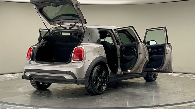 2024 MINI Hatch 5-Door Hatch Cooper Classic Hatchback Petrol Automatic