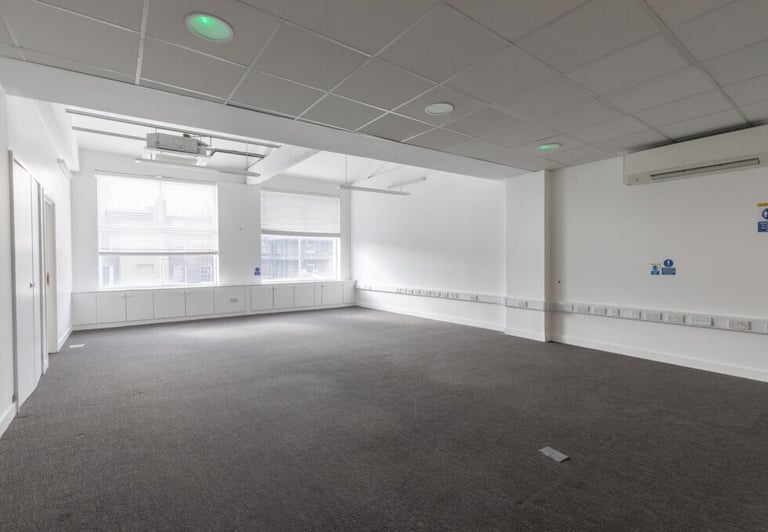 4 to 25 Person Private Office Suites to rent in *Fitzrovia*, Central London W1