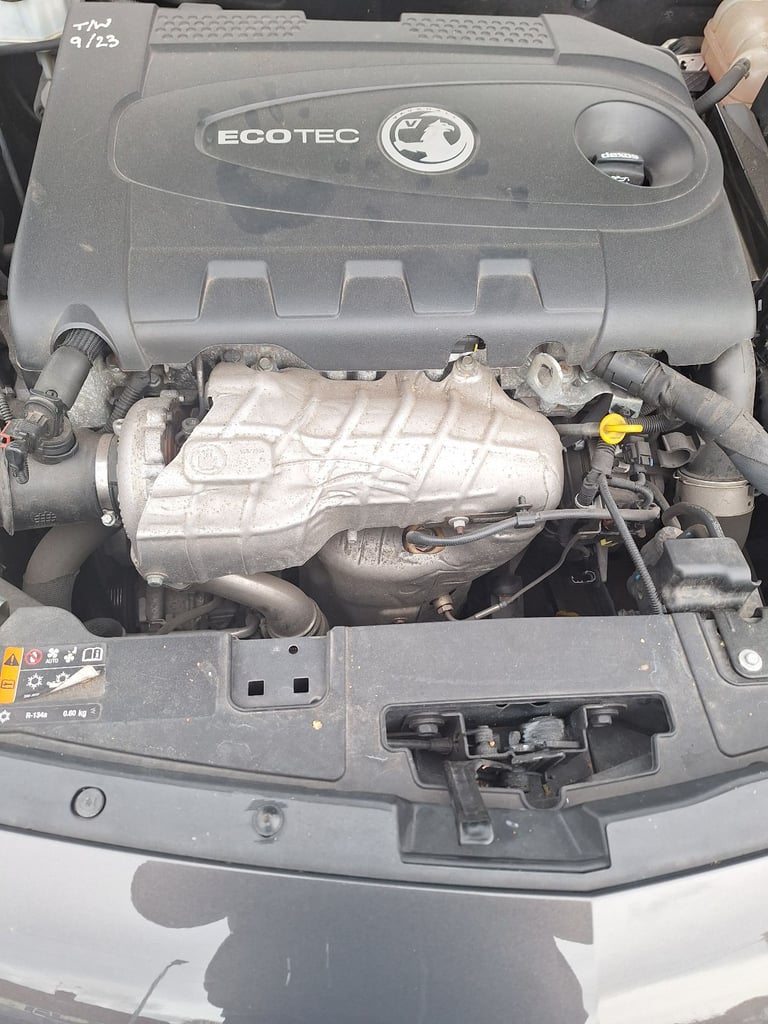 Vauxhall, INSIGNIA, Hatchback, 2014, Manual, 1956 (cc), 5 doors