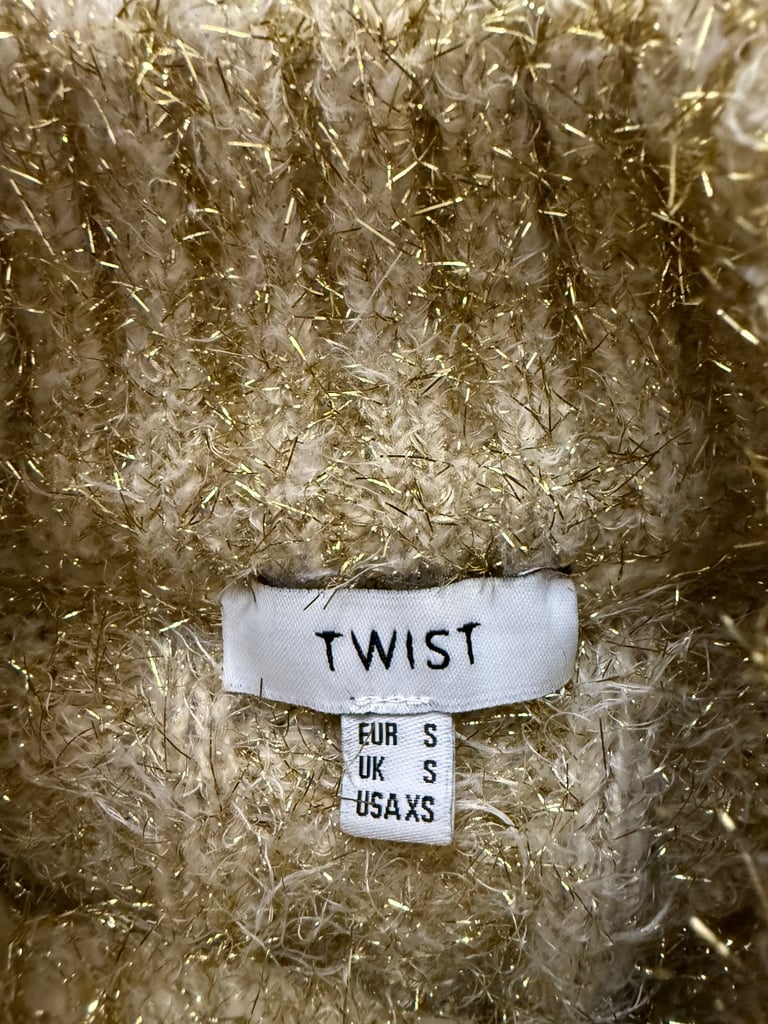 Stylish Shimmery Yellow Sweater from Twist – Worn Once (Size S)