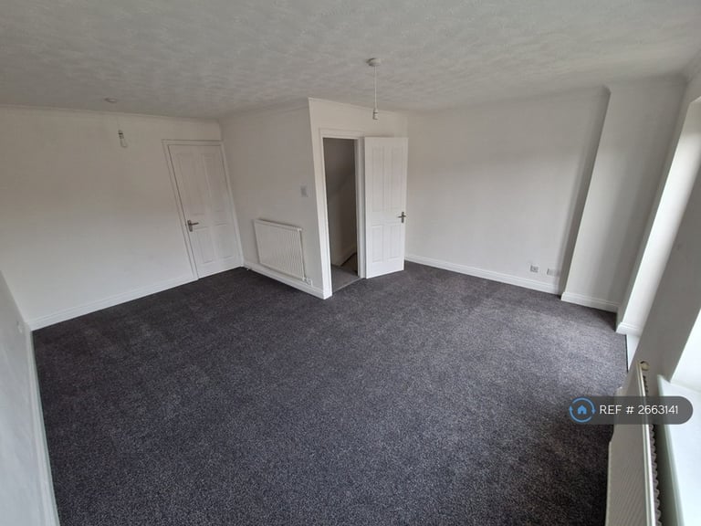 3 bedroom house in Sir Charles Square, Newport, NP10 (3 bed) (#2663141)