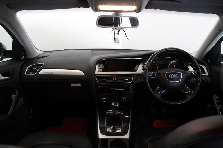 AUDI A4 2.0 TDI SE Technik quattro Euro 5 (s/s) 4dr 2013
