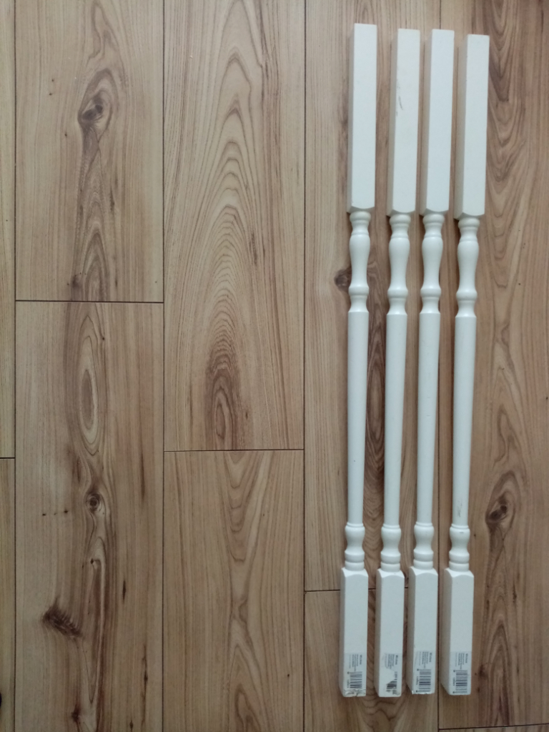 Wickes Pine Turned Spindle - 32 x 900mm
