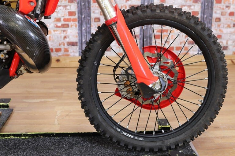 2022 MODEL BETA RR 2T 300 (21 PLATE) - ONLY 3,835 MILES (78 HOURS) - 1 OWNER