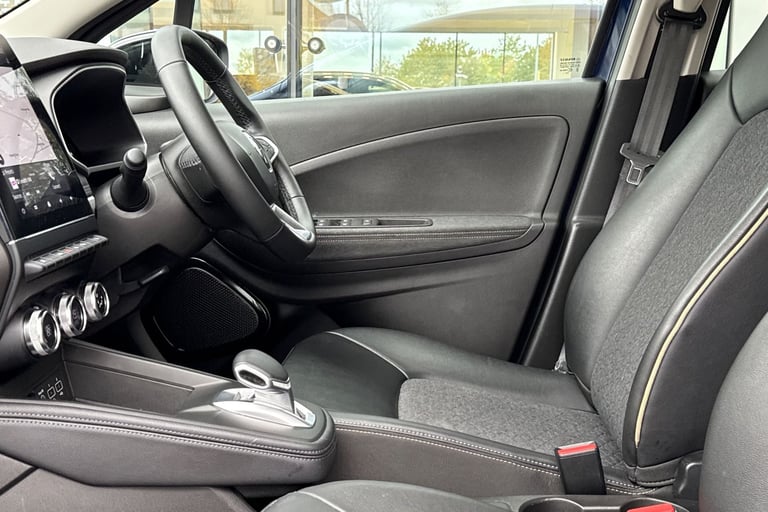 2022 Renault Zoe R135 EV50 52kWh Iconic Auto 5dr (Boost Charge) Hatchback ELECTRIC Automatic