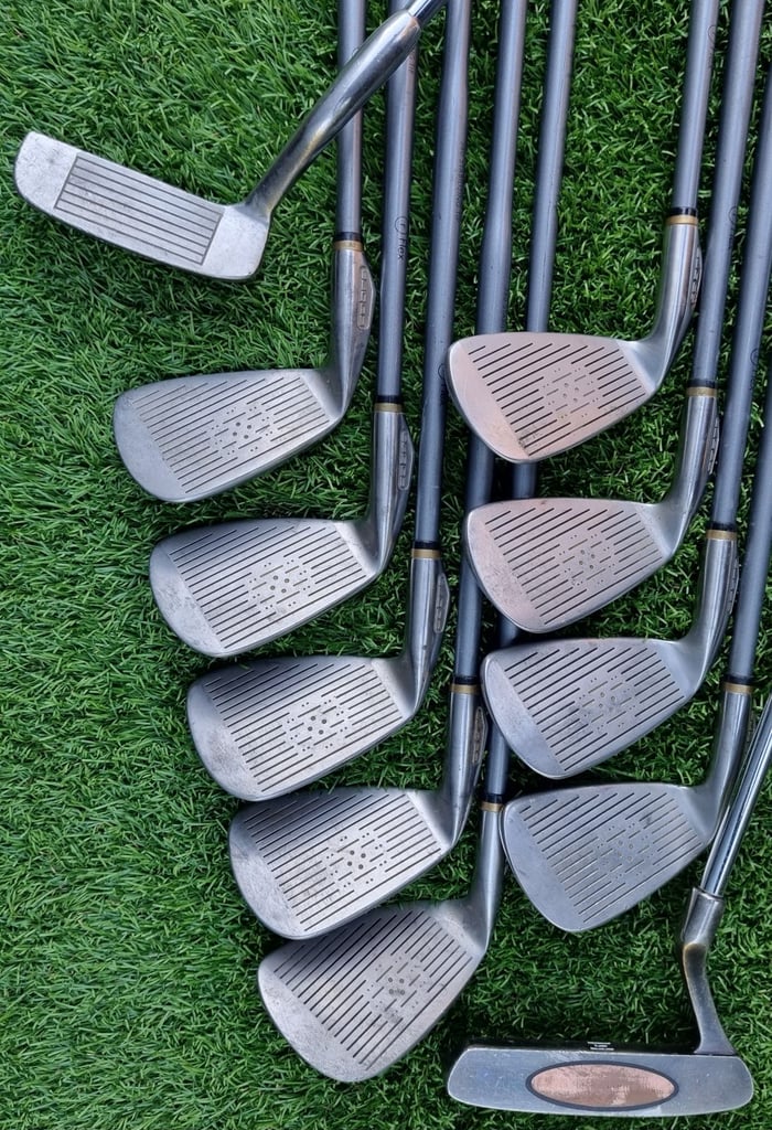 KING COBRA - OFFSET 3-SW, 1-3-5-7, Chipper wedge, putter, CALLAWAY bag, trolley & EXTRA's
