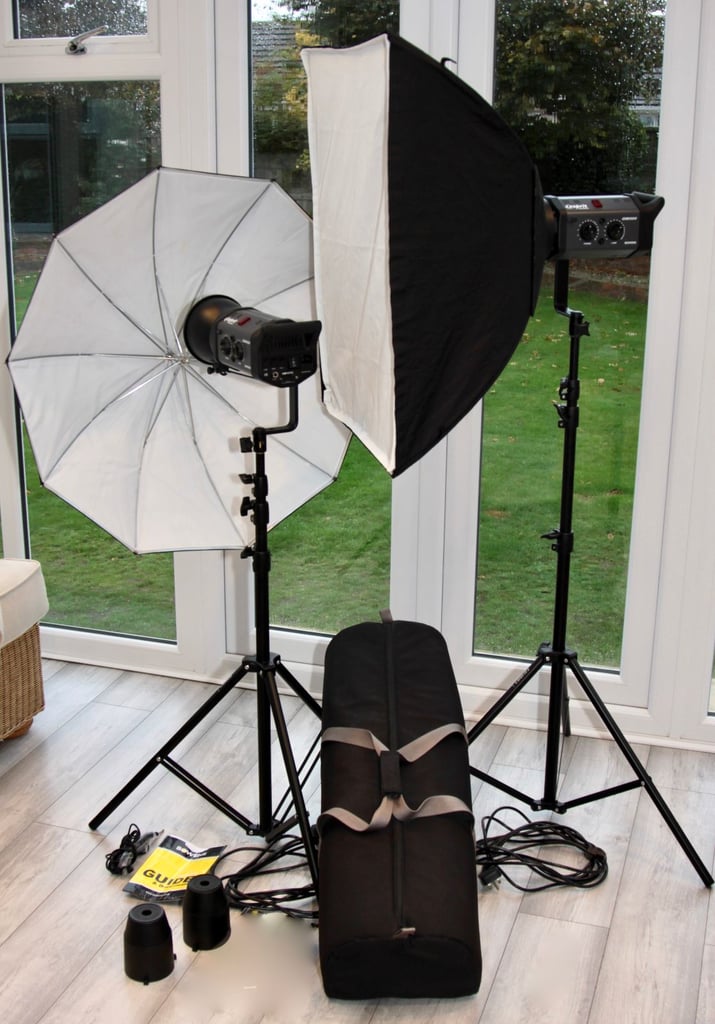  Bowens Esprit Gemini GM500 2-Head Flash Kit with Softbox , Umbrella . & Kit bag