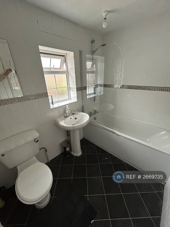 1 bedroom in Laxton Walk, Cheltenham, GL51 (#2669735)