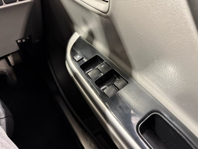 2017 67 MITSUBISHI L200 2.4 DI-D DC BARBARIAN PICKUP DOUBLE CAB 4DR DIESEL MANUA