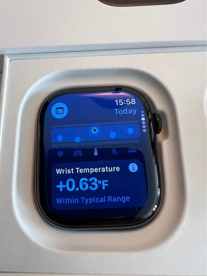 Apple Watch Series 42mm Jet Black, Aluminium. Warranty. 