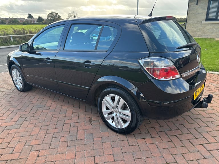 Vauxhall, ASTRA, Hatchback, 2010, Manual, 1598 (cc), 5 doors
