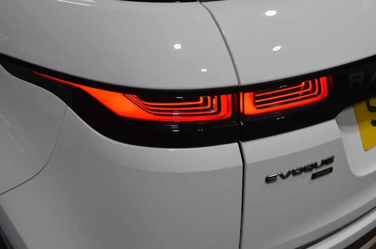 LAND ROVER RANGE ROVER EVOQUE 2.0 D150 R-Dynamic FWD Euro 6 (s/s) 5dr 2020