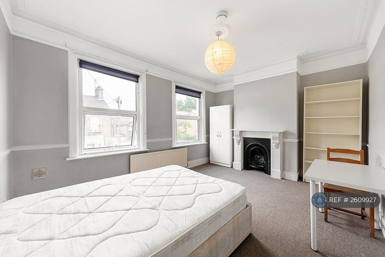 4 bedroom house in Kincaid Road, London, SE15 (4 bed) (#2609927)