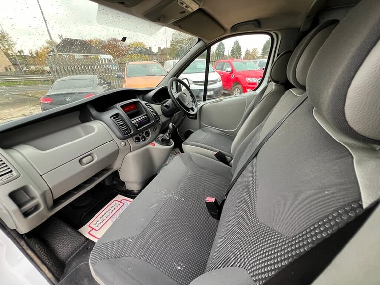 2010 Vauxhall Vivaro 2.0 2700 CDTi Panel Van 4dr Diesel Manual FWD L1 (215 g/km, 113 bhp) Panel V...