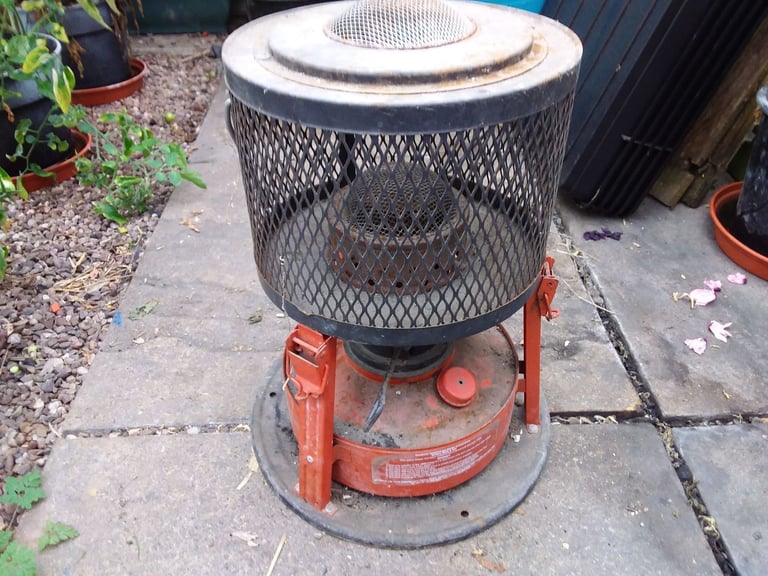 Paraffin greenhouse heater 
