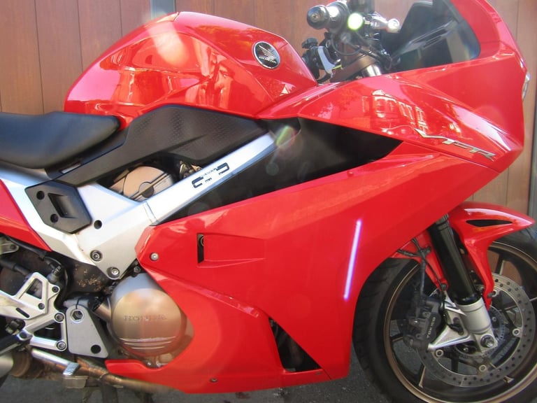 HONDA VFR 800 f ONLY 15230 MILES * FULL SERVICE HISTORY * ONE OWNER FROM NEW *