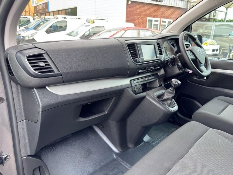 2022 Toyota PROACE CITY Verso 1.5D Shuttle Medium MPV 5dr Diesel Manual MWB Euro 6 (s/s) (9 Seat)...