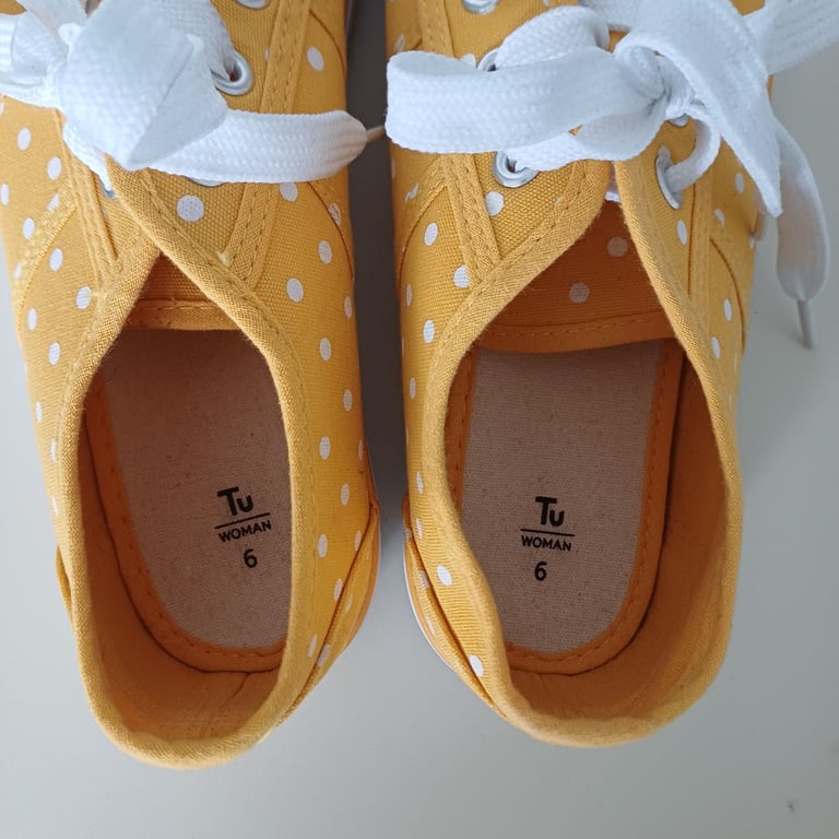 Yellow/white canvas pumps - size 6