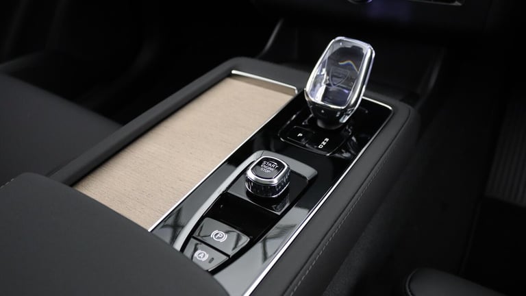  Volvo XC90 B5 (P) AWD Plus Dark (Sunroof, Harman Kardon, 360 Camera) Petrol/Electric Hybrid Auto...
