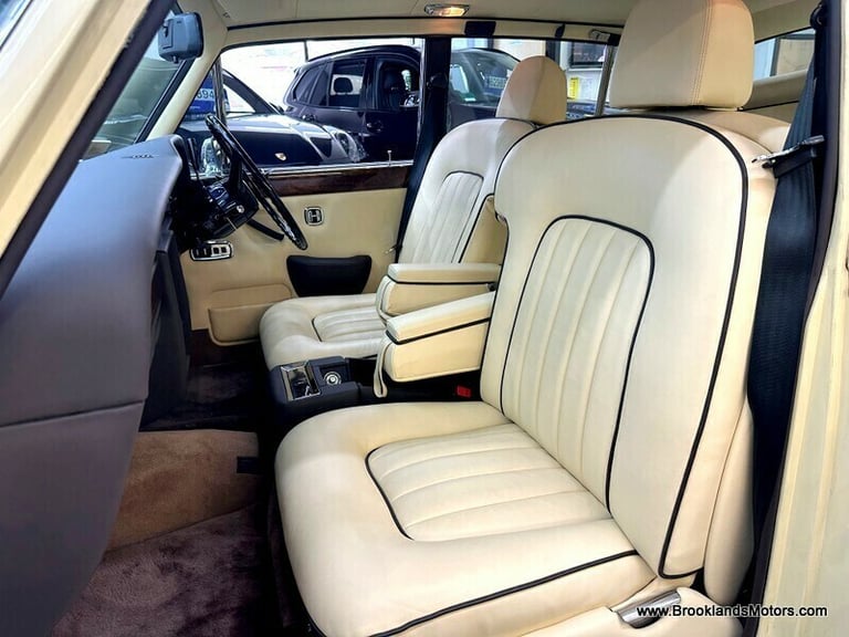 Rolls-Royce Silver Shadow Silver Shadow 6.8 II 4dr [RARE EXAMPLE]
