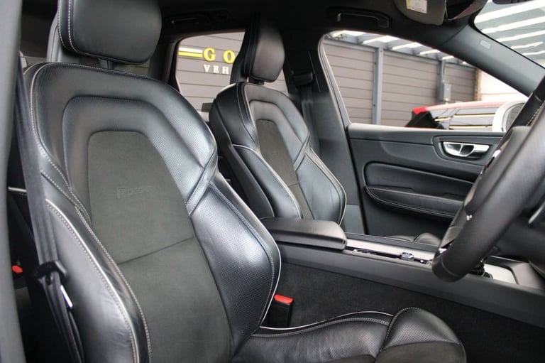 2018 Volvo XC60 2.0 D4 R DESIGN 5dr AWD Geartronic ESTATE DIESEL Automatic