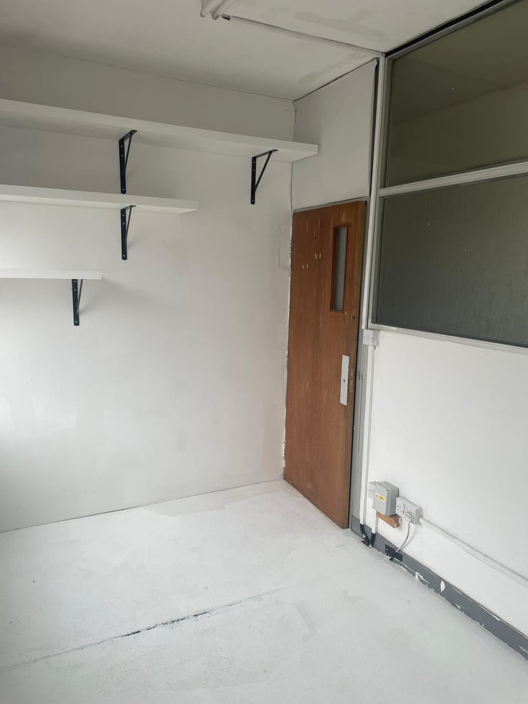 Bright Workspace | 91 ft² | 20% Off (Last Days) | Creative & Artist Studio | Lea Bridge Rd, E10