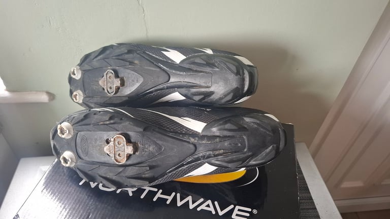 Mens Northwave Cycling Shoes - UK9 - Very Good with Box
