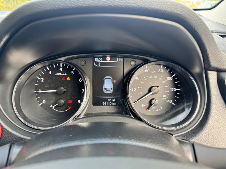 2015 Nissan Qashqai 1.6 DiG-T Tekna [Non-Panoramic] 5dr HATCHBACK Petrol Manual