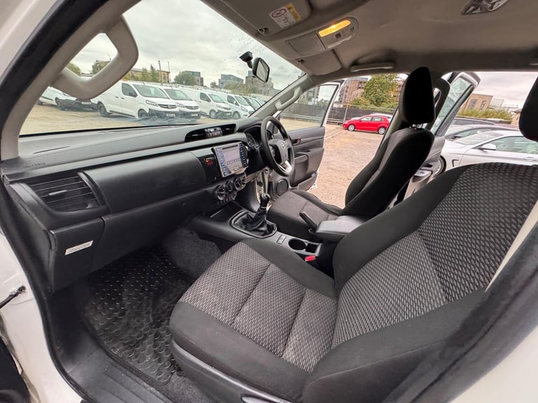 2019 Toyota Hilux Active D/Cab Pick Up 2.4 D-4D PICK UP DIESEL Manual