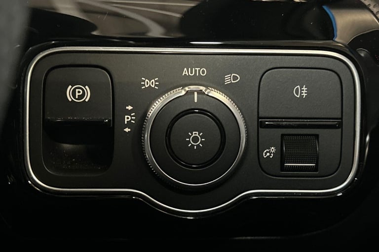 2023 Mercedes-Benz A-Class 1.3 A200h MHEV AMG Line (Executive) 7G-DCT Euro 6 (s/s) 4dr SALOON Pet...