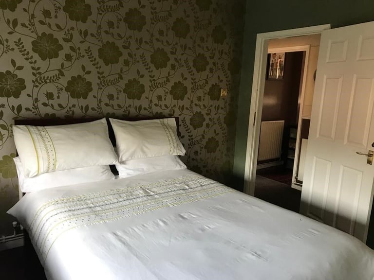 DOUBLE ROOM TO RENT BILLS INCLUDED 200 DEPOSIT 