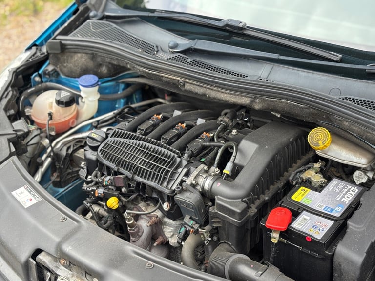 2012 Peugeot 208 1.0 VTi Active Only 65,000 Miles Metallic Blue 5 Door ULEZ 