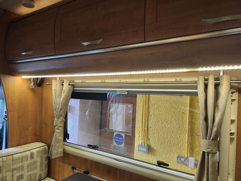 Auto-Trail Apache 700 6 berth motorhome DIESEL MANUAL 2010/60