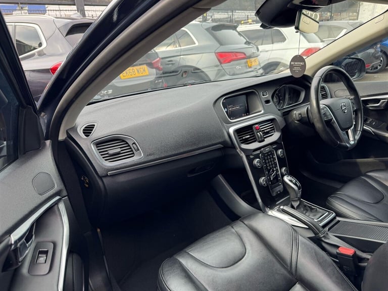 2018 Volvo V40 2.0 D2 Momentum Nav Plus Auto Euro 6 (s/s) 5dr Hatchback Diesel Automatic