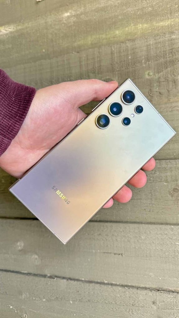 image for Like New Used Samsung Galaxy S24 Ultra Unlocked One Year Warranty 